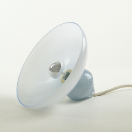 La lampe à poser Ellipse - Collection Moire - Bleu gris - Atelier George - Photo ©Atelier George