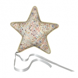 The Retro star cushion to hang up - Adeladja Liberty - La petite étoile - Photo ©GARANCE CASSIEN