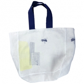 Linen shopping bag - Motif l' Abeille et la Ville - Bee - Le Pompon - Photo @GARANCE CASSIEN
