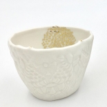 Tasse Expresso "nuée d'or" en porcelaine blanche - Myriam Aït Amar - Photo ©GARANCE CASSIEN