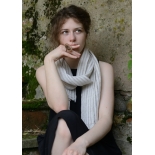 Unique and chic postcard for a gift to customise - Handwoven scarf - GARANCE CASSIEN - Photo ©GARANCE CASSIEN