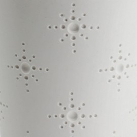Photophore porcelaine de Limoges - blanc - étoiles - détail - Atelier bog - Photo ©Brice Corbizet