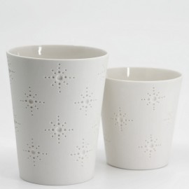 Photophore porcelaine de Limoges - blanc - étoiles - duo - Atelier bog - Photo ©Brice Corbizet