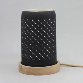 Lampe en porcelaine contemporaine - Noir -obliques 1 - Atelier bog - Photo © Brice Corbizet