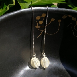 White "Serpent" earrings by Zoe Montagu ©GARANCE CASSIEN